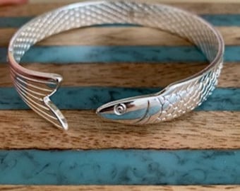 Fish cuff bracelet