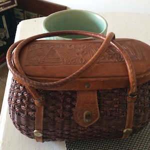 Vintage 1970&#39;s Wicker and Tooled Leather Top Handbag
