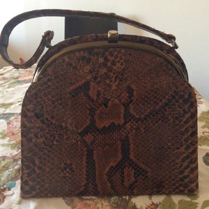 Bolso de cuero de piel de serpiente marrón vintage de los años 60