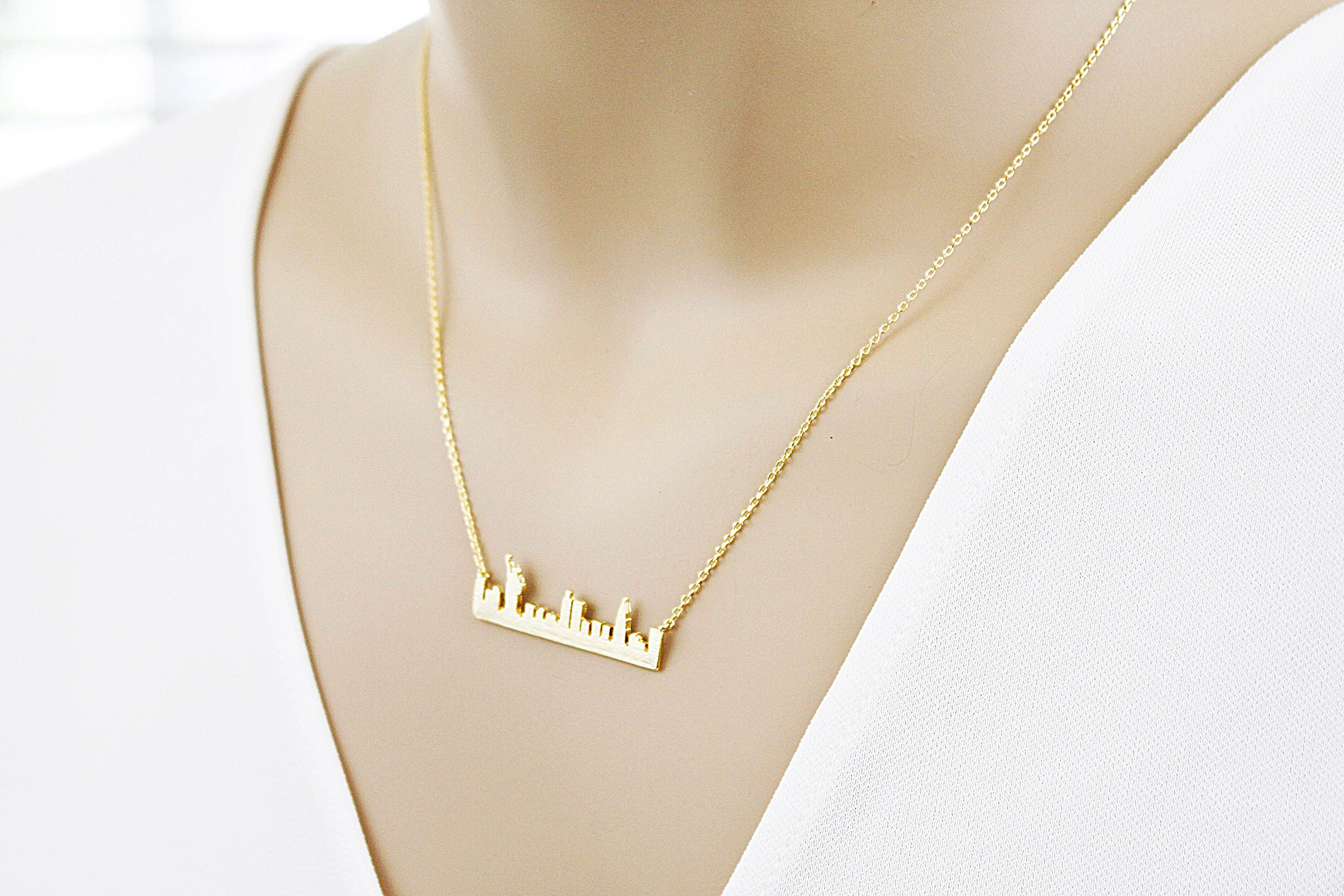 NEW YORK SKYLINE NECKLACE 1.25" Tiny Cityscape Pendant City Scape Statue Liberty NEW YORK SKYLINE NECKLACE 1.25" Tiny Cityscape Pendant City Scape Statue Liberty