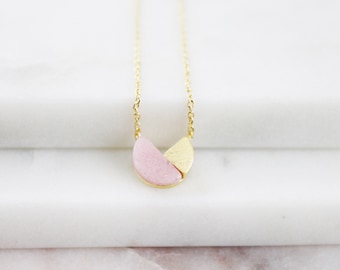 Gold Framed Pink Gemstone Pendant Necklace Bridesmaid Gift Bridesmaid Necklace Simple and Modern Necklace