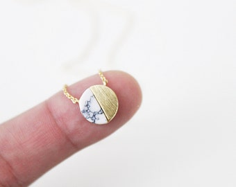 Gold Framed White Marble Circle Pendant Necklace Bridesmaid Gift Bridesmaid Necklace Simple and Modern Necklace