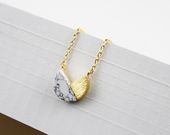 Gold Framed White Marble Pendant Necklace Bridesmaid Gift Bridesmaid Necklace Simple and Modern Necklace
