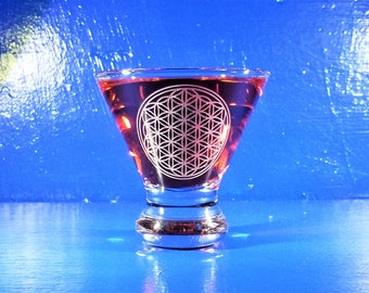 Custom Engraved Cosmopolitan with the Flower of Life, Sacred Geometry symbol, personalized stemless martini