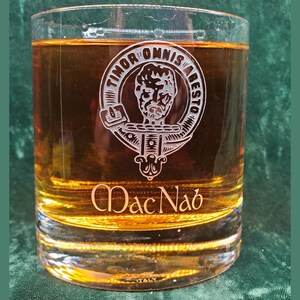 Personalized MacNab Scottish Clan Crest Crystal Whiskey Glass, can be personalized, deeply sandblasted, Scottish Gift, handmade in house