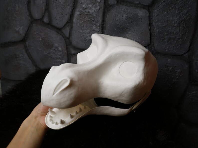 Dragon base already cut resin base with hinges + bottom teeth Dragon base already cut resin base with hinges + bottom teeth
