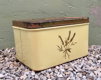 Antique Metal Bread Box — Retro Tin Kitchen Canister — Electric Vintage Kitchen Heirloom — FREE SHIPPING