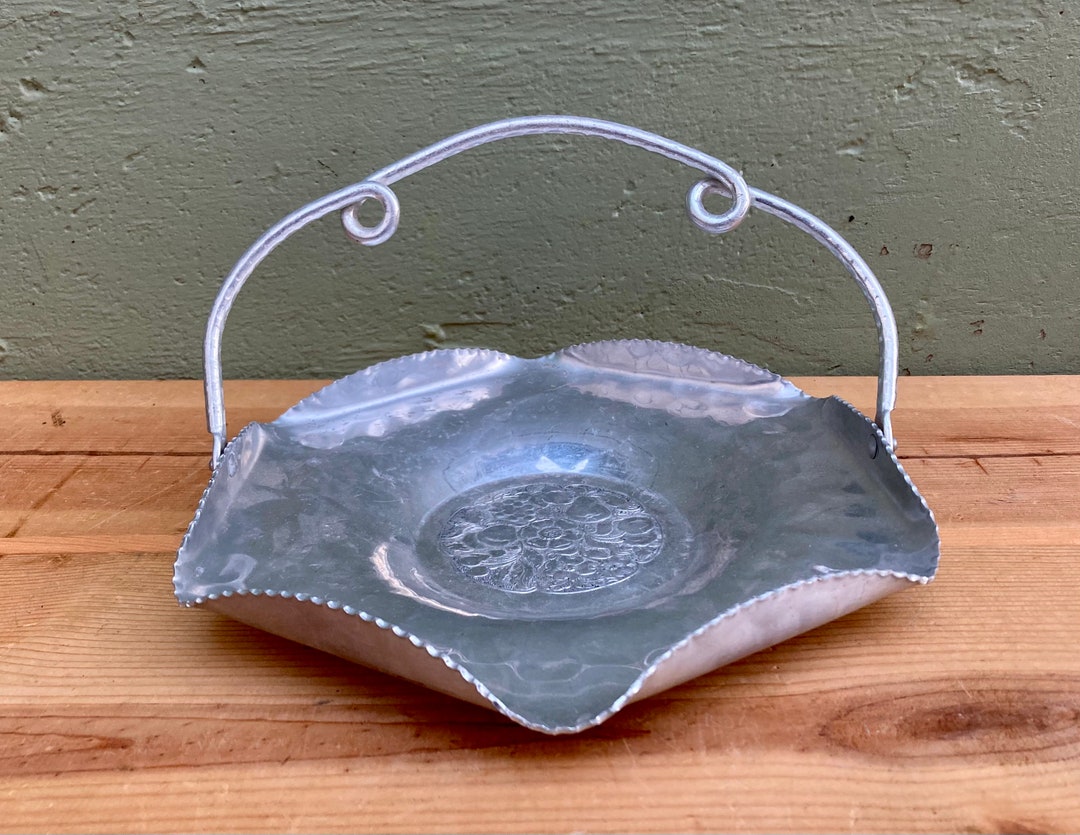 Hand Wrought Aluminum Traynull