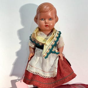 Vintage 1940s Diese Puppe Bekleidung Celluloid German Girl Doll 10" with tag, free Shipping bild 1