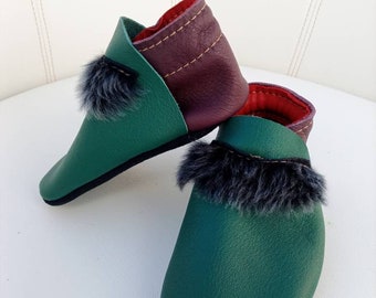 Chaussons souple en cuir vert avec mouton intérieur