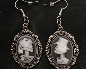 vintage style Halloween rockabilly Silver-colored Gothic earrings with skeleton cameo Women/'s head in Victorian style