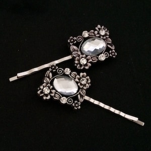 Silver Metal, Art Nouveau, Ornament, Faceted White Crystal, Flower Details, Floral Accents, Art Nouveau Hair, Hair Pins, Bobby Pins,