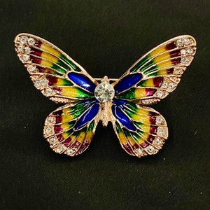Papillon coloré, Papillon orné de bijoux, Épingle papillon, Broche papillon, Papillon scintillant, Papillon arc-en-ciel, Broche arc-en-ciel