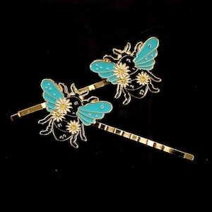 Bee Hair Pins, Enamel Bee, Gold Bee, Honey Bee, Bumble Bee, Insect Jewelry, Bee Jewelry, Honey Comb, Bee Bobby Pins, Daisy Hair Pins