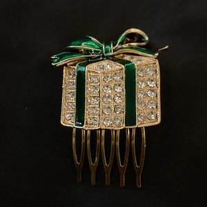 Present Hair Comb, Holiday Present, Winter Hair Comb, Christmas Hair Comb, Christmas Present, Holiday Hair Comb, Green Present