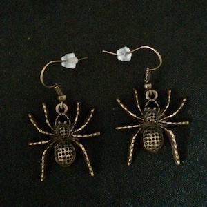 Spider Earrings, Bronze Spider, Goth Earrings, Push Back, Spider Jewelry, Creepy Spiders, Halloween Spiders, Halloween Jewelry