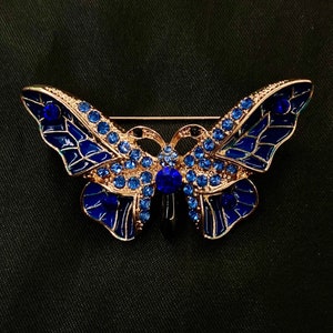 Papillon bleu, papillon orné de bijoux, broche papillon, émail bleu, épingle papillon, papillon scintillant, papillon doré, broche insecte, épingle insecte