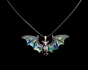 Fledermaus Halskette, Abalone Fledermaus, Fledermaus Anhänger, Goth Halskette, Gothic Halskette, Flügel Halskette, Fledermausflügel, Vampirschmuck, Fledermausschmuck