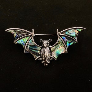 Broche de murciélago, Murciélago de abulón, Pin de murciélago, Pin gótico, Broche gótico, Broche de ala, Ala de murciélago, Joyería de vampiro, Joyería de murciélago, Murciélago de nácar