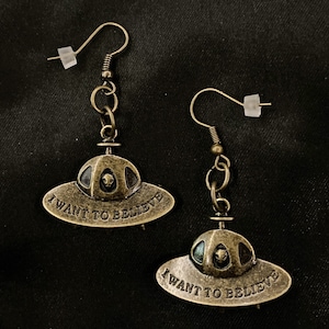 UFO Earrings, I Want To Believe, UFO Jewelry, Alien Earrings, Alien Jewelry, Spaceship Jewelry, Spaceship Earrings, Flying Saucer Jewelry