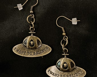 UFO Earrings, I Want To Believe, UFO Jewelry, Alien Earrings, Alien Jewelry, Spaceship Jewelry, Spaceship Earrings, Flying Saucer Jewelry