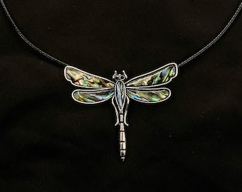 Dragonfly ketting, Abalone Dragonfly, zilveren Dragonfly, sprankelende Dragonfly, insectenketting, Dragonfly hanger, Dragonfly sieraden,