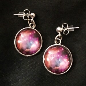 Galaxy Earrings, Black Pink Galaxy, Black Red Pink, Glass Dome, Round Earring, Round Glass, Glass Galaxy, Galaxy Jewelry, Space Earrings