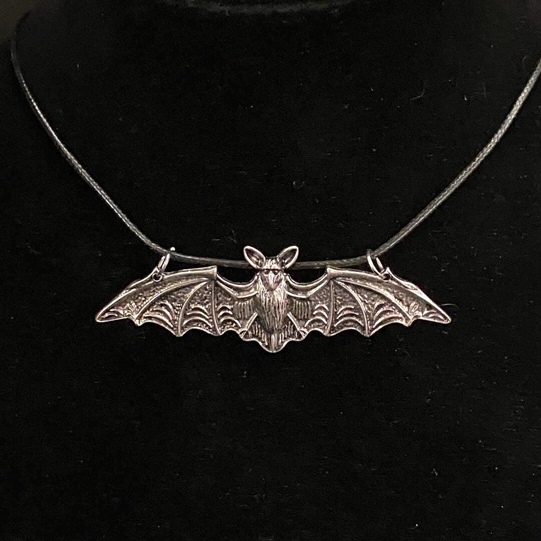 Black Bat Necklace Gothc Bat Necklace Halloween Necklace - Etsy