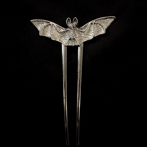 Chauve-souris argentée, épingle à cheveux chauve-souris, grande chauve-souris, fourchette pour cheveux de chauve-souris, fourchette pour cheveux gothiques, fourchette à cheveux en argent, fourche pour cheveux aile, bijoux chauve-souris, cheveux d'Halloween,