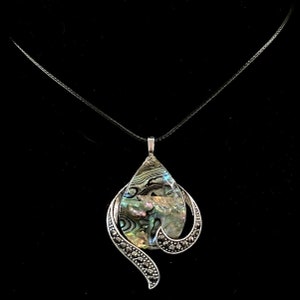 Mother Pearl Pendant, Abalone Necklace, Shell Pendant, Iridescent Shell, Iridescent Abalone, Blue Green, Art Deco, Color Changing