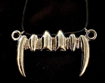 Vampire Necklace, Vampyre Necklace, Vampire Teeth, Halloween