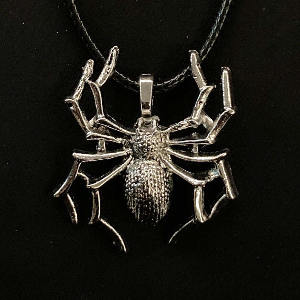 スパイダーネックレス、シルバースパイダー、ゴスネックレス