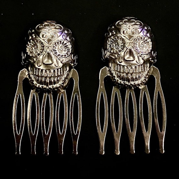 Day of the Dead Skull and Rose Hair Comb Set Amazon.com: Ncozwo Red Rose Skull Veil Headband for Women  main image 3