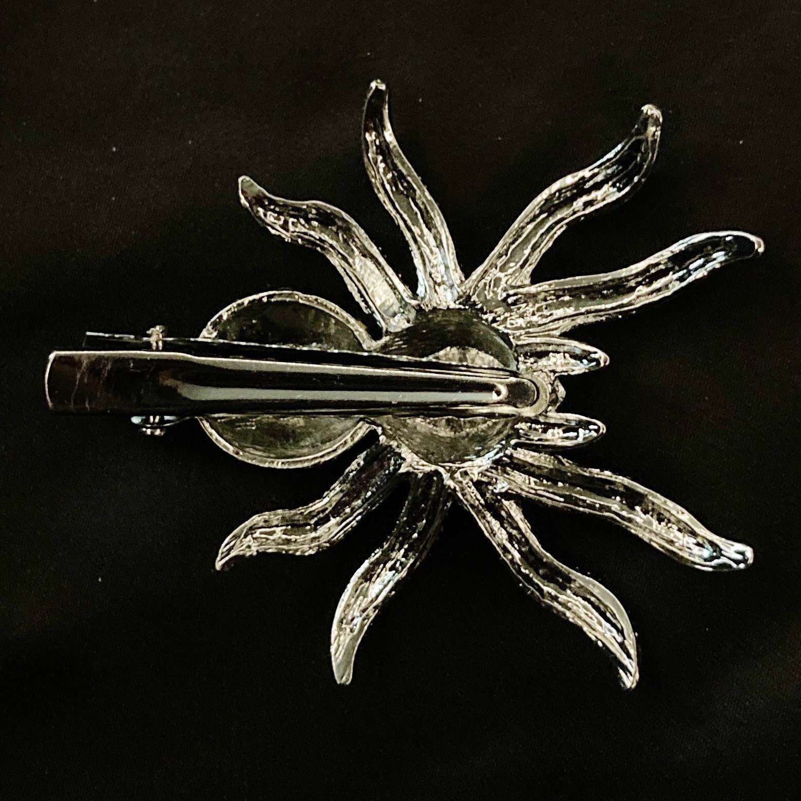 HAIR CLIP: Silver Spider-Shaped w/Pearl Accent, NIP 9affa955815409892827467e914921  main image 2