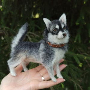Husky / Miniatuur / Husky hond / Siberische Husky / husky puppy / vilten dierensculptuur / poppenhuis / Aangepast gevilt portret / Huisdier portret / hond sculptuur afbeelding 1