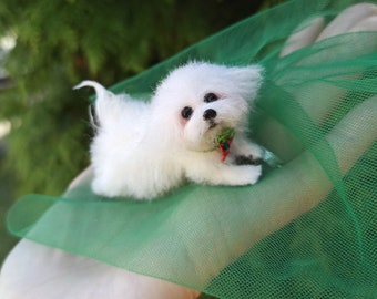 Maltese/miniature /Dollhouse miniature dog/Ooak Needle Felted dog/dollhouse miniature /Maltese dog/Custom Felted Portrait/felted animal