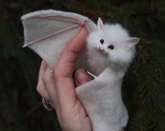 White Baby Bat/Halloween/Flying Fox/Bat/dollhouse/Miniature/realistic bat/Vampire bat/Felted  bat/Halloween bat
