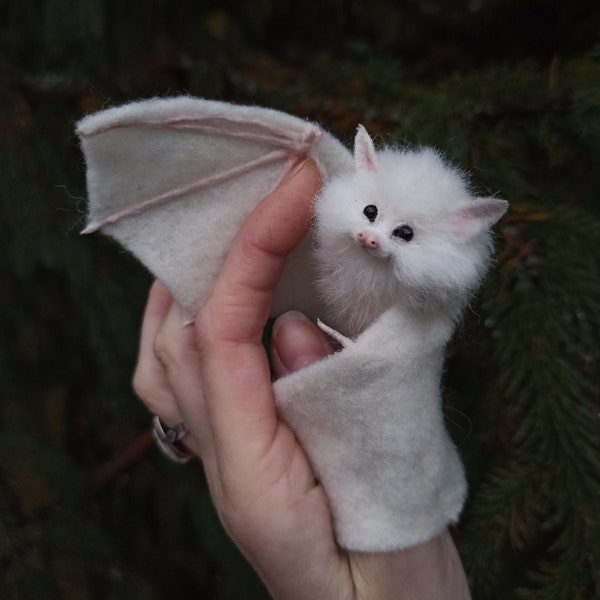 White Baby Bat/Halloween/Flying Fox/Bat/dollhouse/Miniature/realistic bat/Vampire bat/Felted  bat/Halloween bat