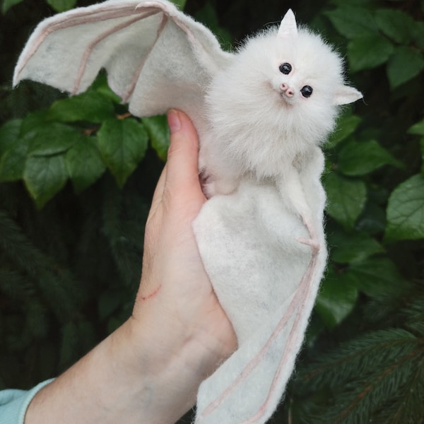 White Bat/Gothic Bat/Halloween/Flying Fox/Bat/dollhouse/Miniature/realistic bat/Vampire bat/Gothic gift ideas/Felted  bat/Halloween bat
