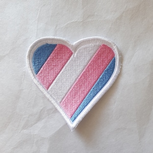 Transgender Trans Pride Flag hart vorm geborduurde patch