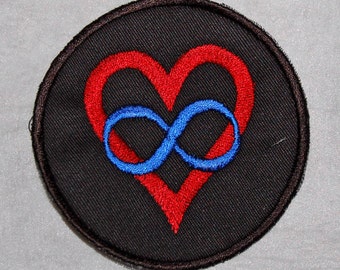 Parche bordado de la bandera del orgullo poliamoroso