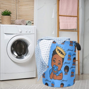 Benutzerdefinierte Prinz Brown Baby Couture personalisierte Wäsche Spielzeug Korb Kinderzimmer Dekor gekrönter Prinz Geschenk Mutter Vater Afroamerikaner
