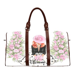 Gepersonaliseerde roodharige etherische tuin luxe reistas Elegant reizen in stijl Mooie vrouw klein