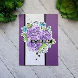 Carte de fête des mères - « Bonne fête des mères » Carte de voeux vierge florale en grappe de roses violettes