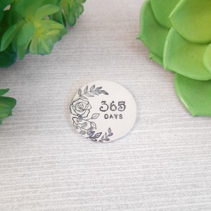 Jeton de sobriété personnalisé - Jeton de poche floral personnalisé en aluminium estampé à la main