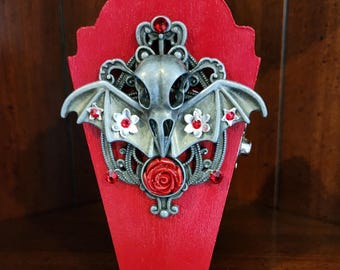 Skulls & Roses Coffin Box Diorama