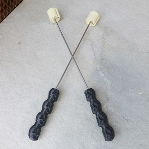 Par de antorchas de fuego: antorchas para comer fuego y devorar carne: empuñaduras de goma con forma de calavera, mango de acero inoxidable, mecha de kevlar: Trick Concepts