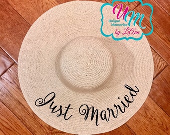 Just Married floppy Beach Hat, Personalized Straw Hat, Sun hat, Embroidered floppy hat, Beach Hat, Straw floppy Beach Hat, Honeymoon, Bride