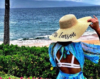 Mrs floppy Beach Hat, CUSTOM Embroidered Hat, Wedding Hat, Bride Beach hat, Personalized Floppy Hat, Floppy hat, Beach Hat, Straw floppy hat