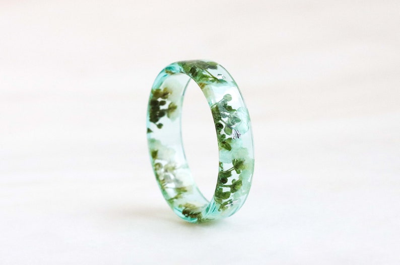 Mint Resin Ring with Dried White Flowers, Nature Inspired Jewelry, Floral Accessory, Nature Lover Gift, Valentine's Day Gift image 1